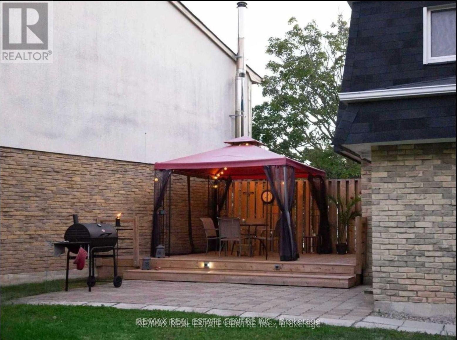 25 IVANIC COURT - 8