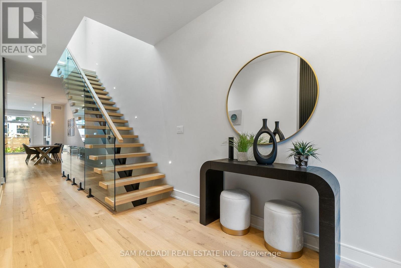 39 OAKWOOD AVENUE N - 5