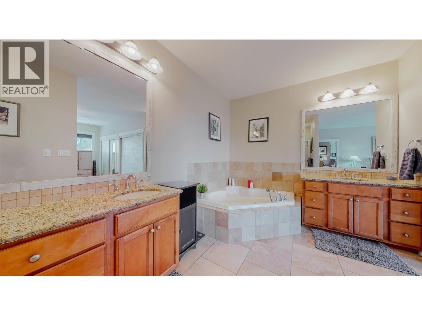 1370 Bullmoose Way, Osoyoos