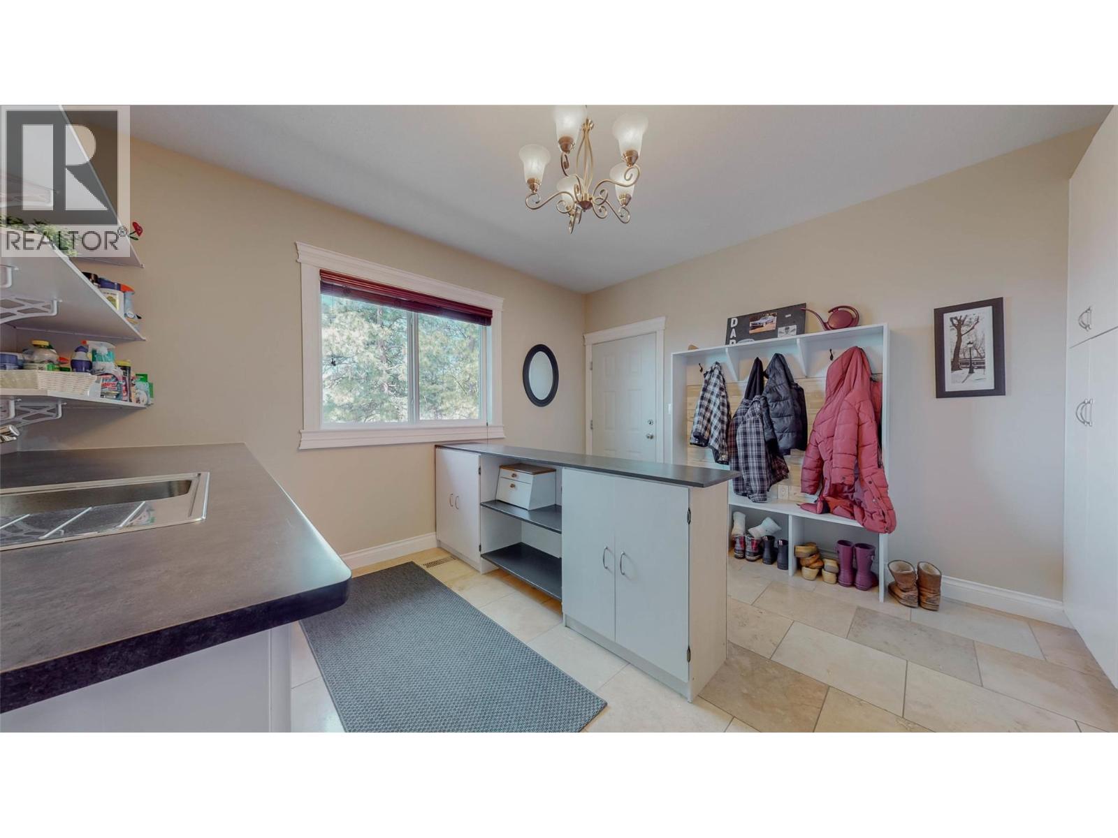 1370 Bullmoose Way, Osoyoos