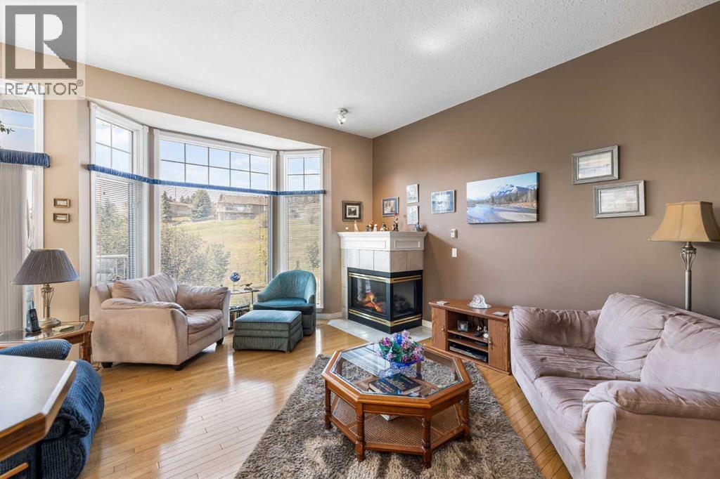 Single Family House for Sale in   Silver Springs Road NW Silver Springs Calgary 