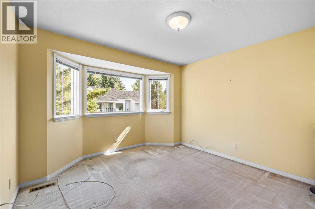 Single Family House for Sale in   Silver Springs Road NW Silver Springs Calgary 