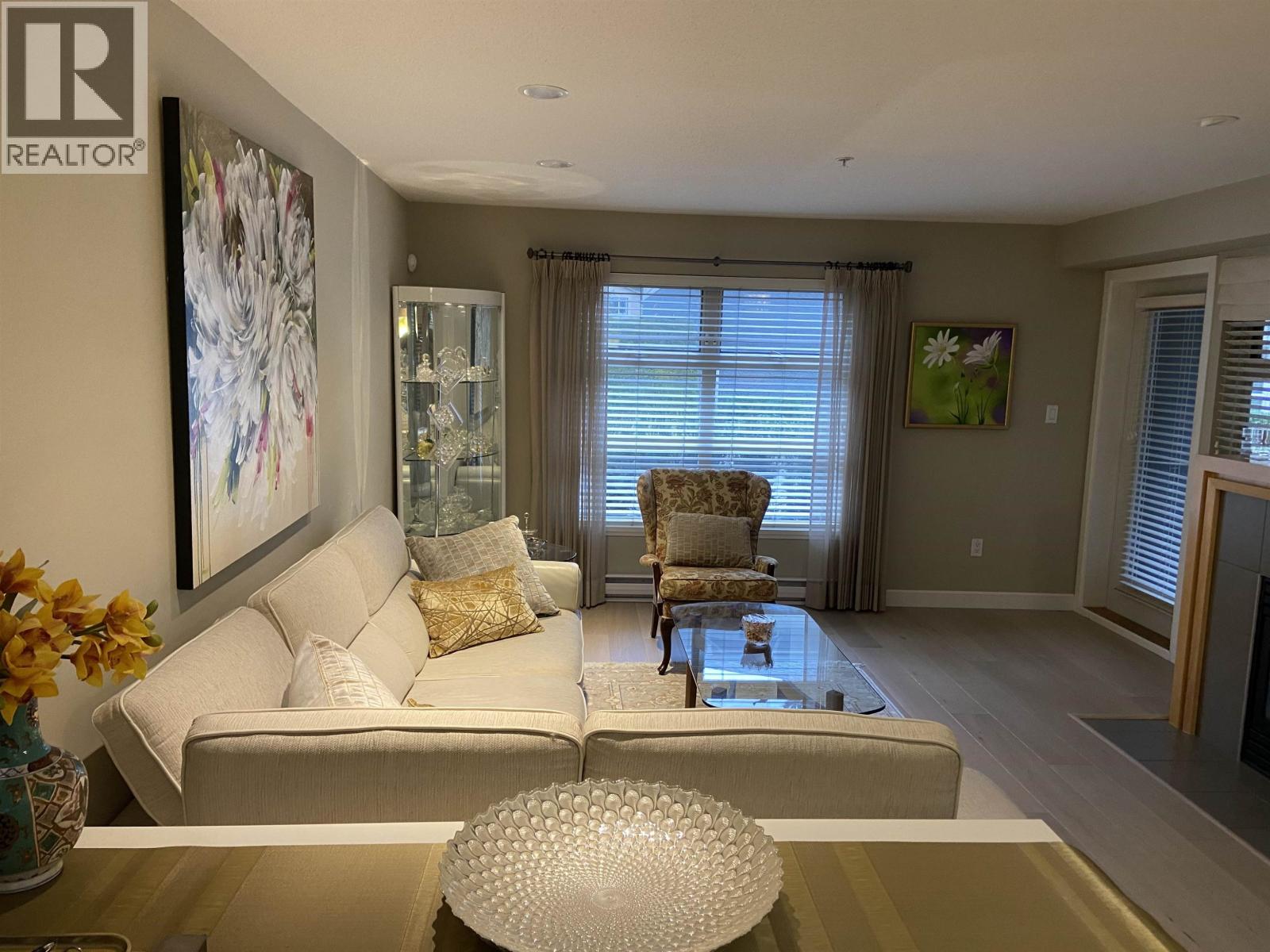 104 3750 EDGEMONT BOULEVARD, North Vancouver