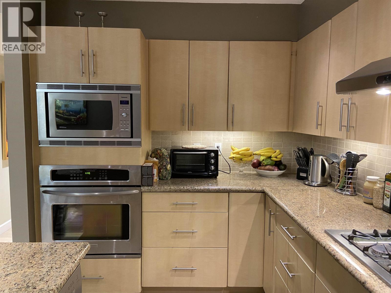 104 3750 EDGEMONT BOULEVARD, North Vancouver