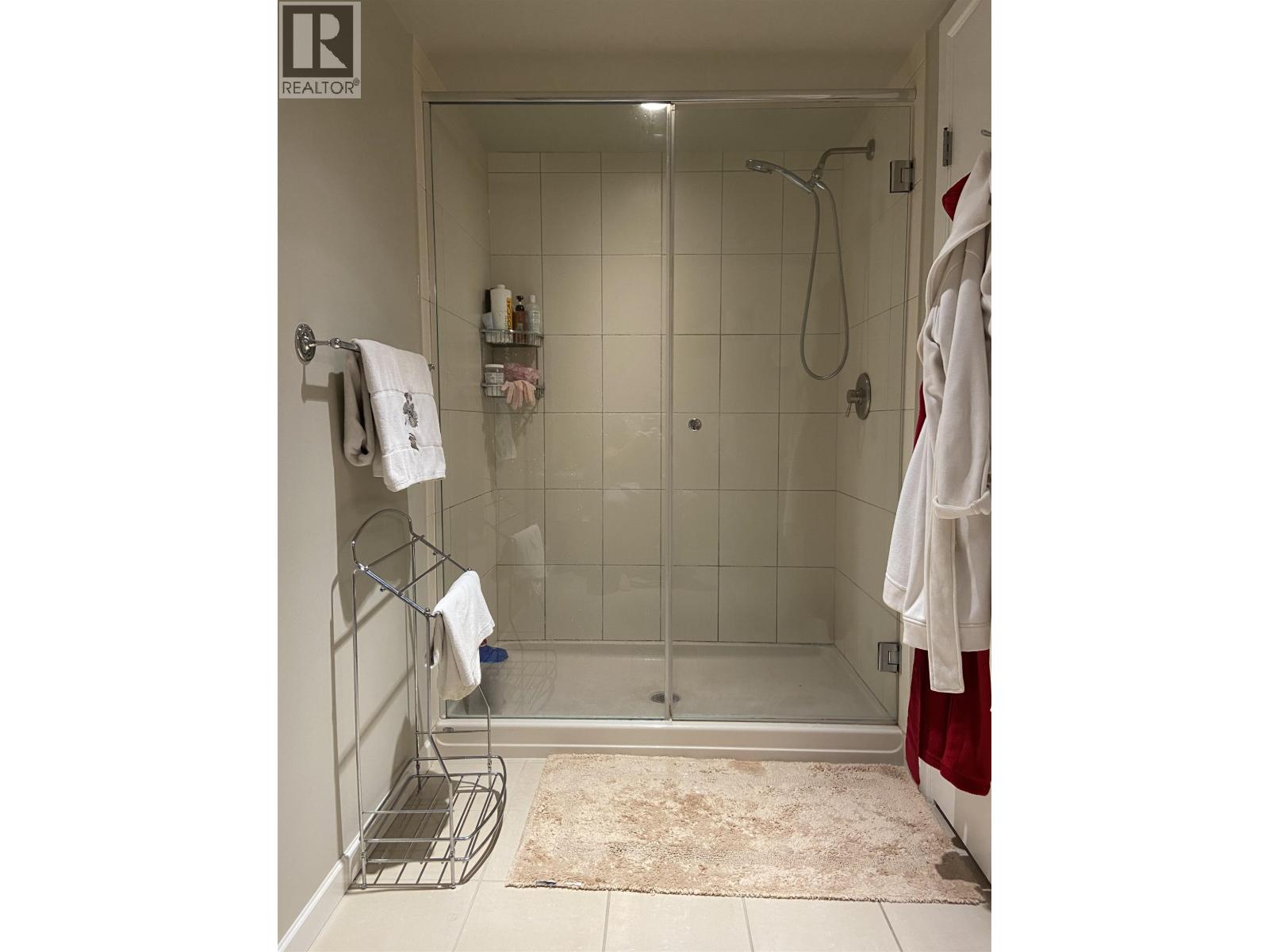 104 3750 EDGEMONT BOULEVARD, North Vancouver