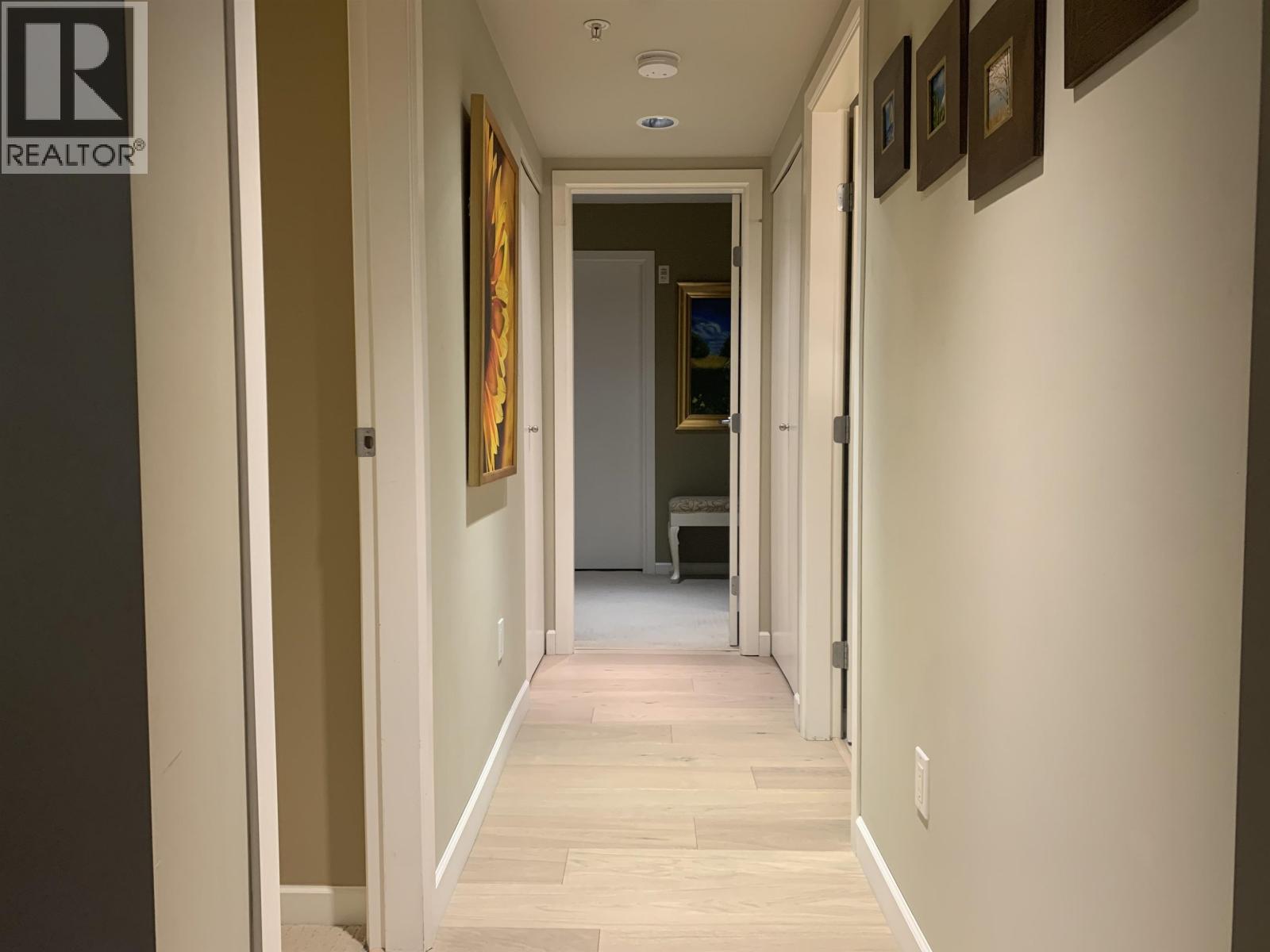 104 3750 EDGEMONT BOULEVARD, North Vancouver