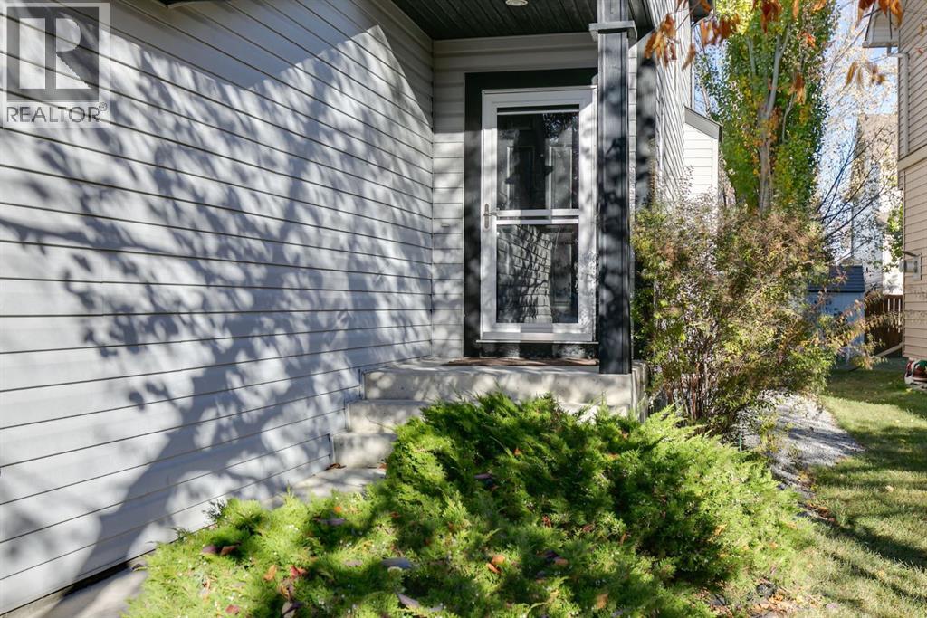 Single Family House for Sale in  COPPERFIELD Close SE Copperfield Calgary 