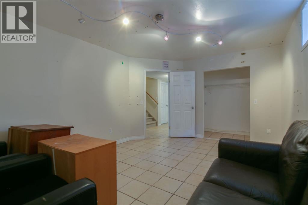 Single Family House for Sale in  COPPERFIELD Close SE Copperfield Calgary 