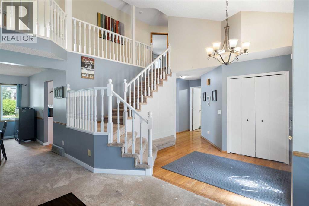 Single Family House for Sale in  Woodfield Road SW Woodbine Calgary 