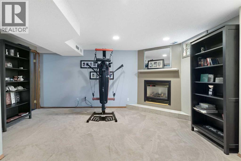 Single Family House for Sale in  Woodfield Road SW Woodbine Calgary 