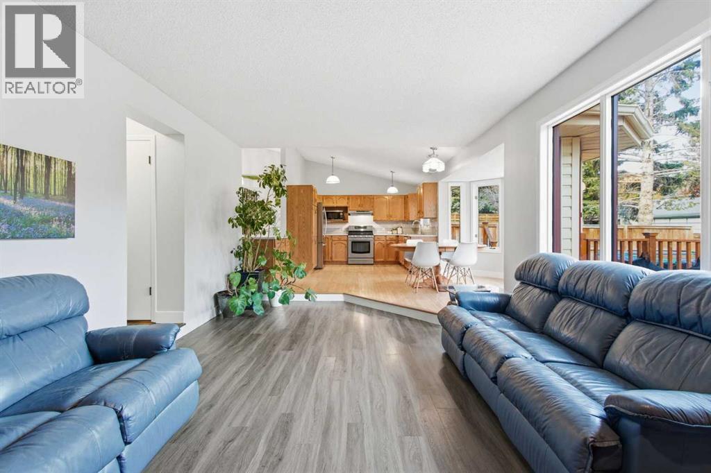 Single Family House for Sale in  Woodford Close SW Woodbine Calgary 