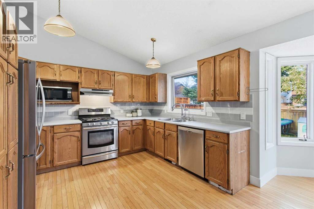 Single Family House for Sale in  Woodford Close SW Woodbine Calgary 