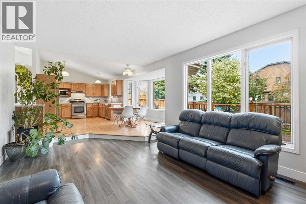 Single Family House for Sale in  Woodford Close SW Woodbine Calgary 