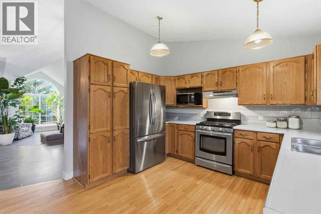 Single Family House for Sale in  Woodford Close SW Woodbine Calgary 