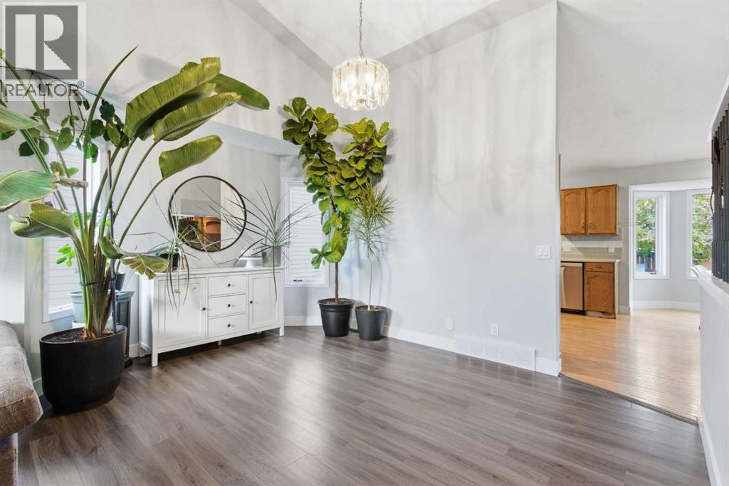 Single Family House for Sale in  Woodford Close SW Woodbine Calgary 