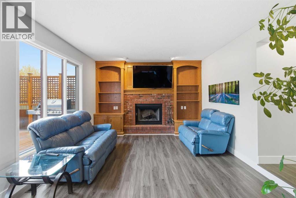 Single Family House for Sale in  Woodford Close SW Woodbine Calgary 