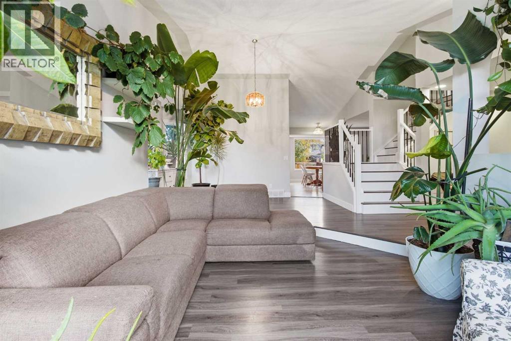 Single Family House for Sale in  Woodford Close SW Woodbine Calgary 