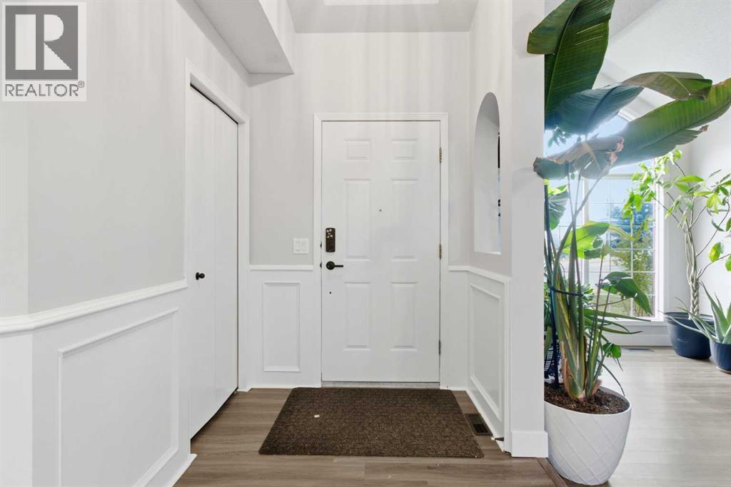 Single Family House for Sale in  Woodford Close SW Woodbine Calgary 