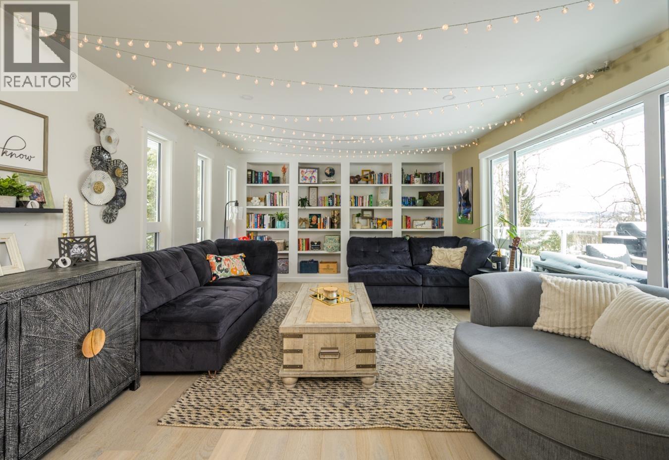 2502 LAURENTIAN PLACE - 13