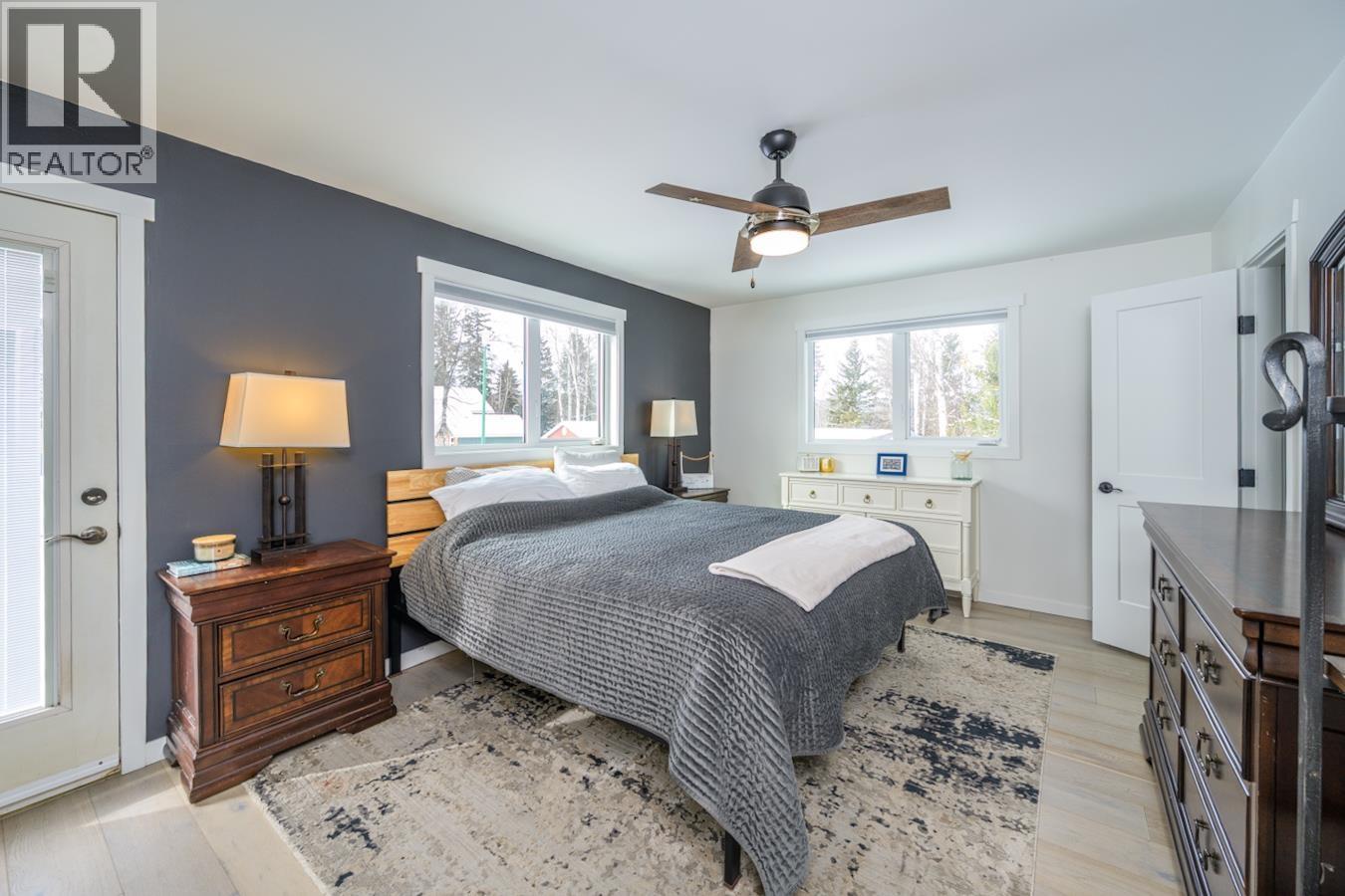 2502 LAURENTIAN PLACE - 18