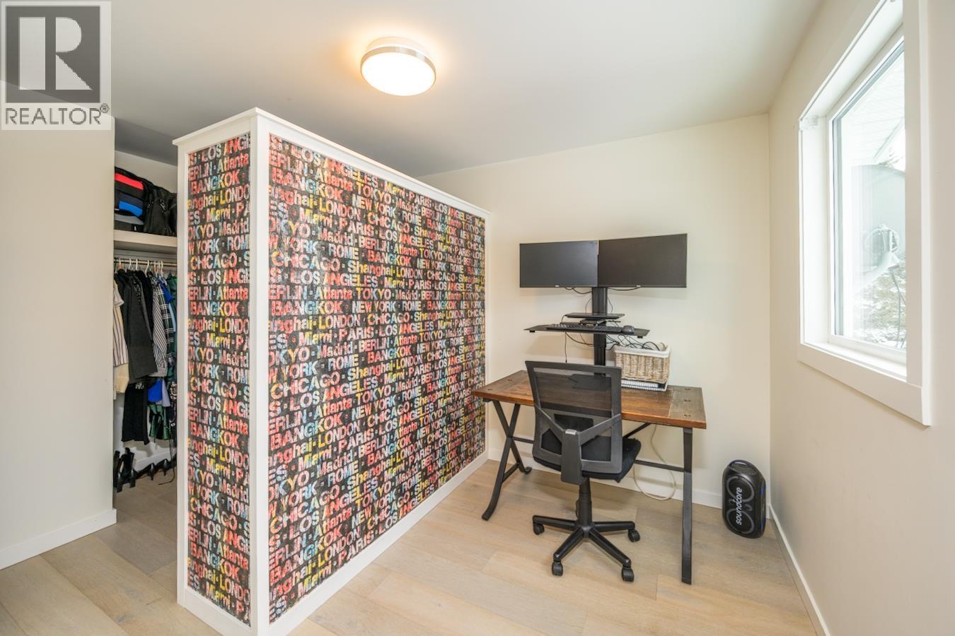 2502 LAURENTIAN PLACE - 20