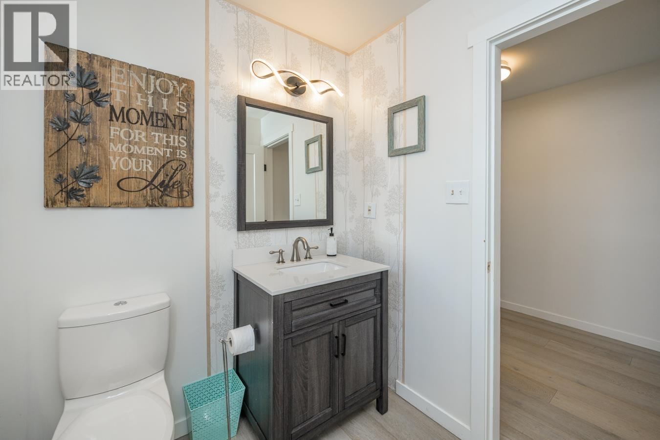 2502 LAURENTIAN PLACE - 23