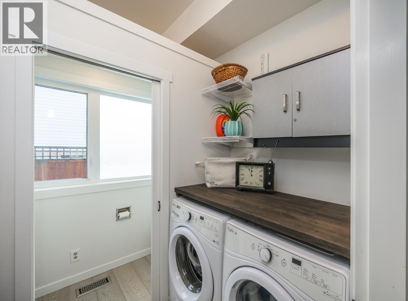 2502 LAURENTIAN PLACE - 24