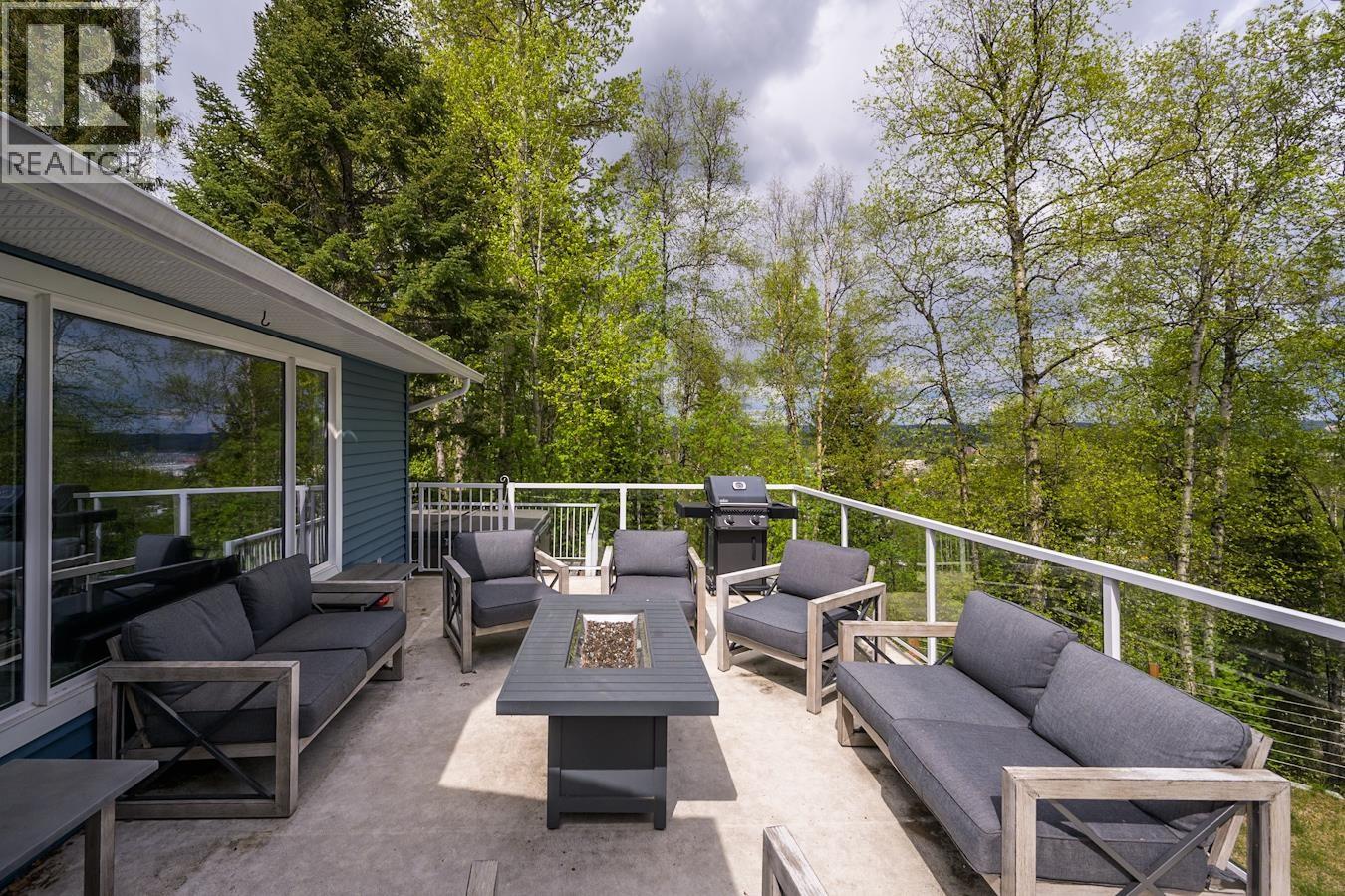 2502 LAURENTIAN PLACE - 33