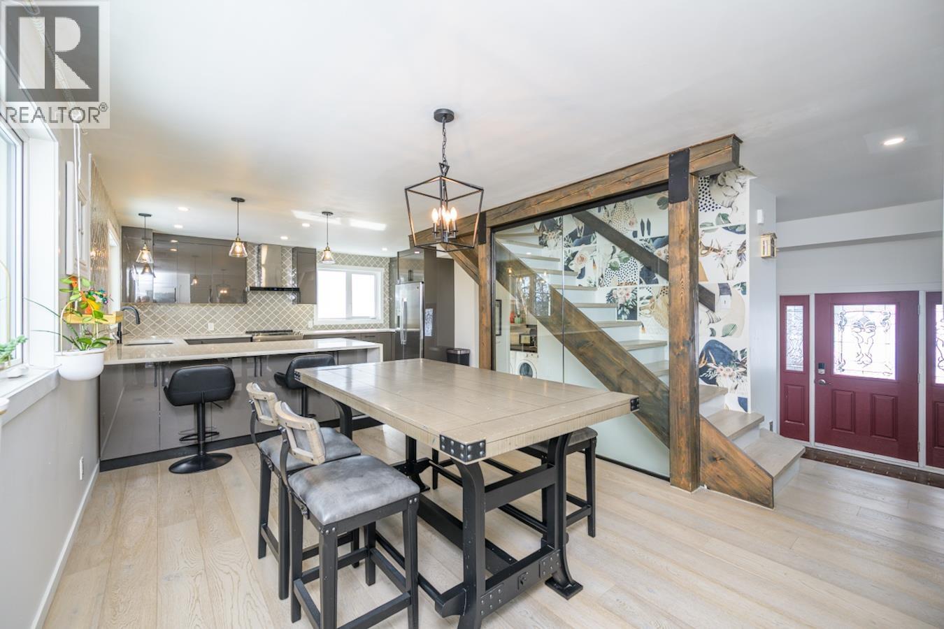 2502 LAURENTIAN PLACE - 9