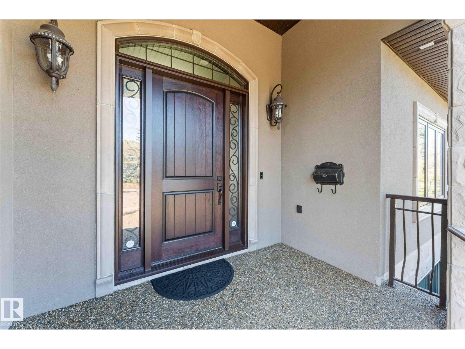 10516 158 ST NW, Edmonton