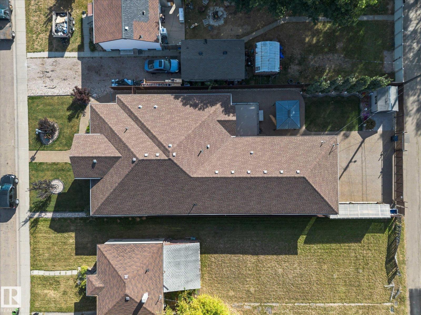 10516 158 ST NW, Edmonton