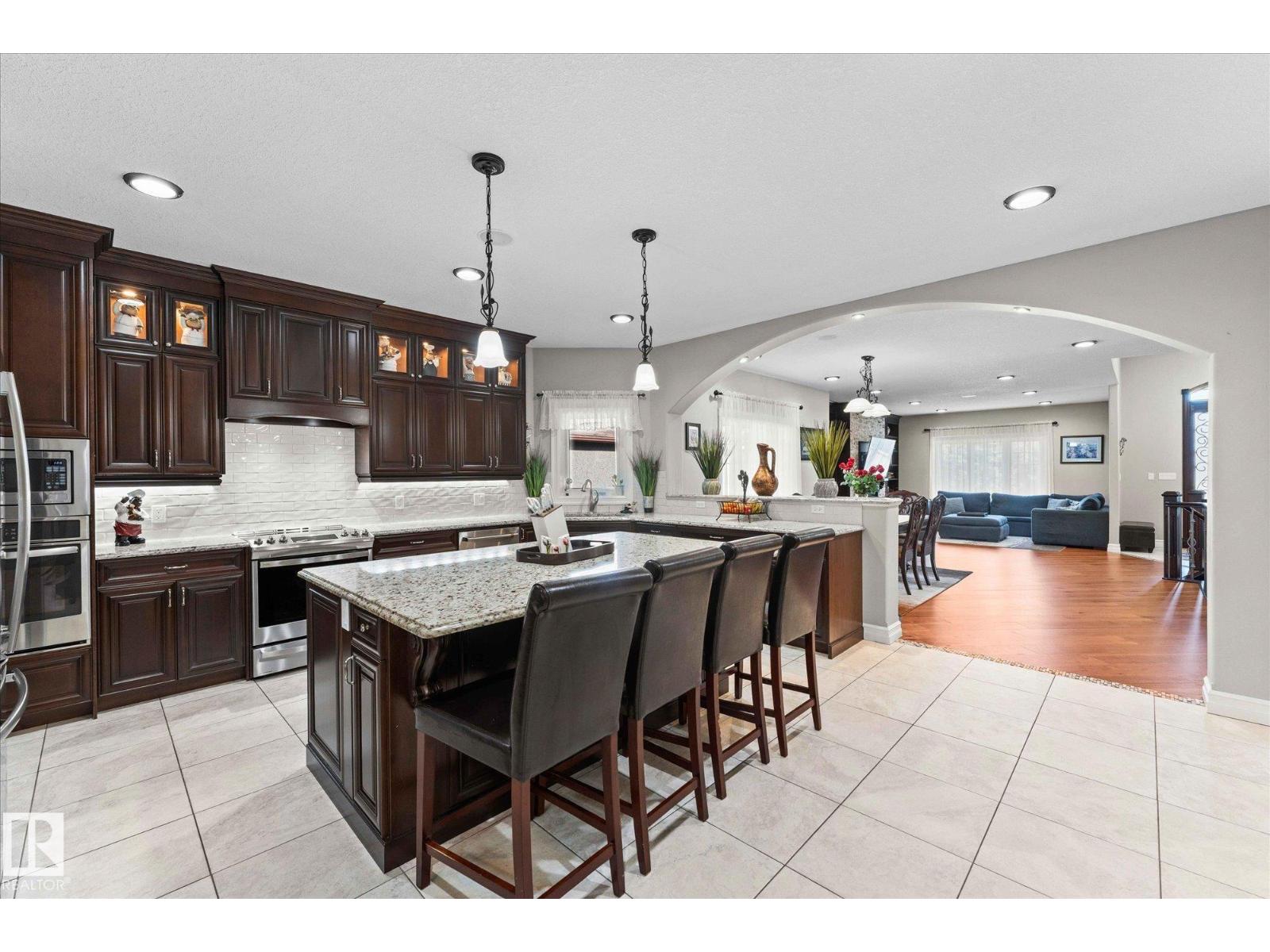 10516 158 ST NW, Edmonton