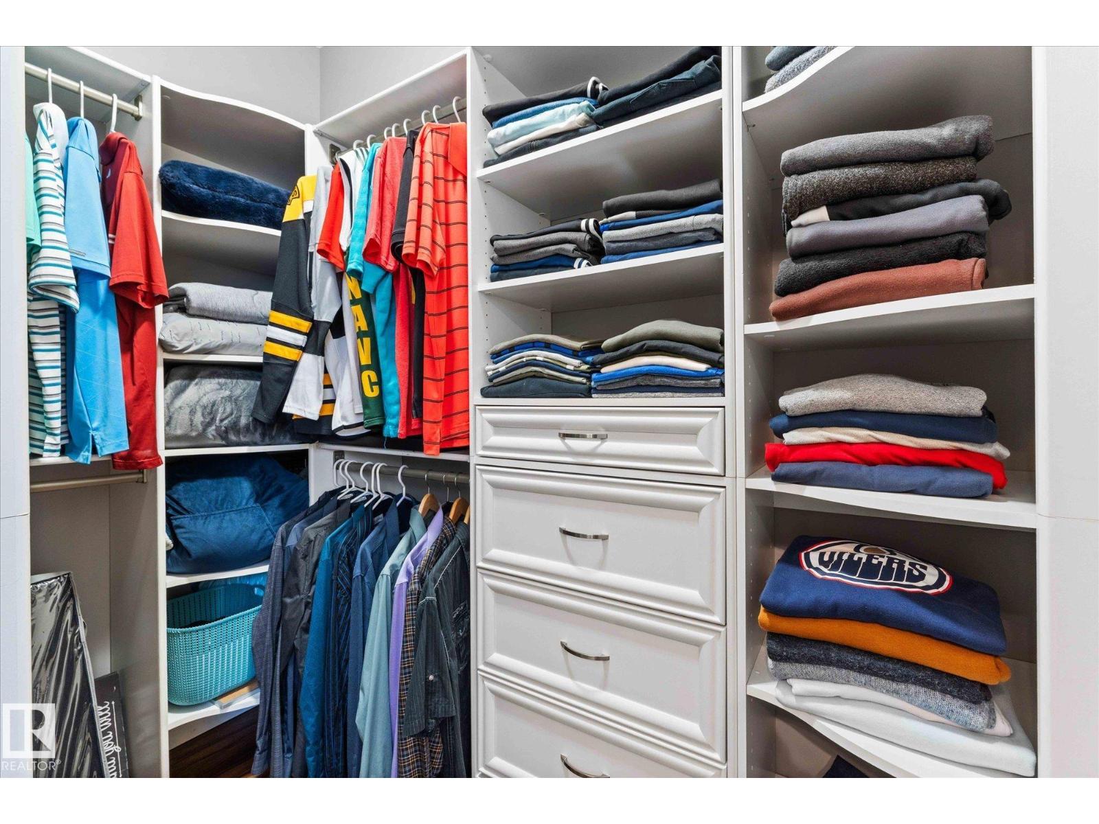 10516 158 ST NW, Edmonton