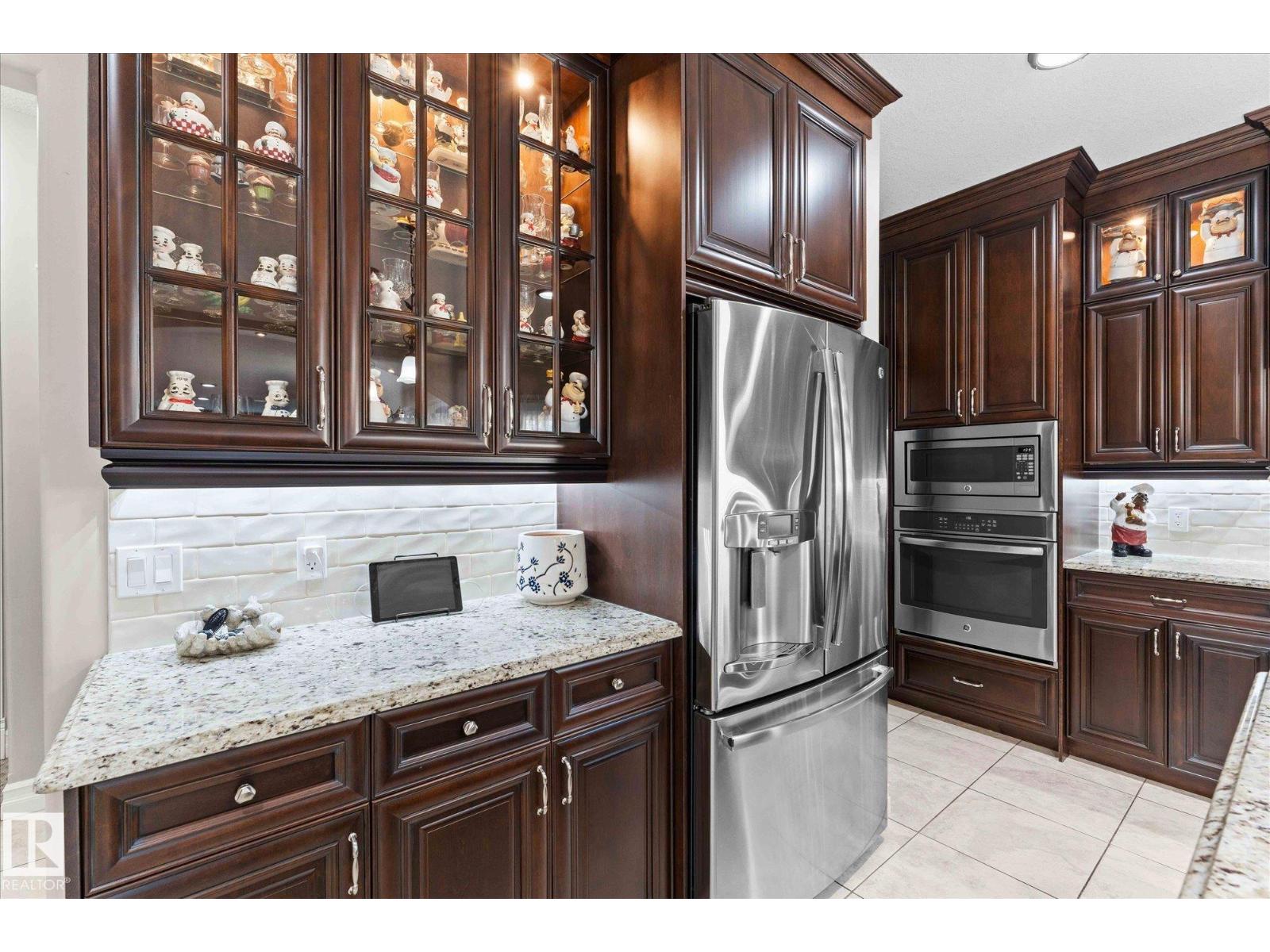 10516 158 ST NW, Edmonton