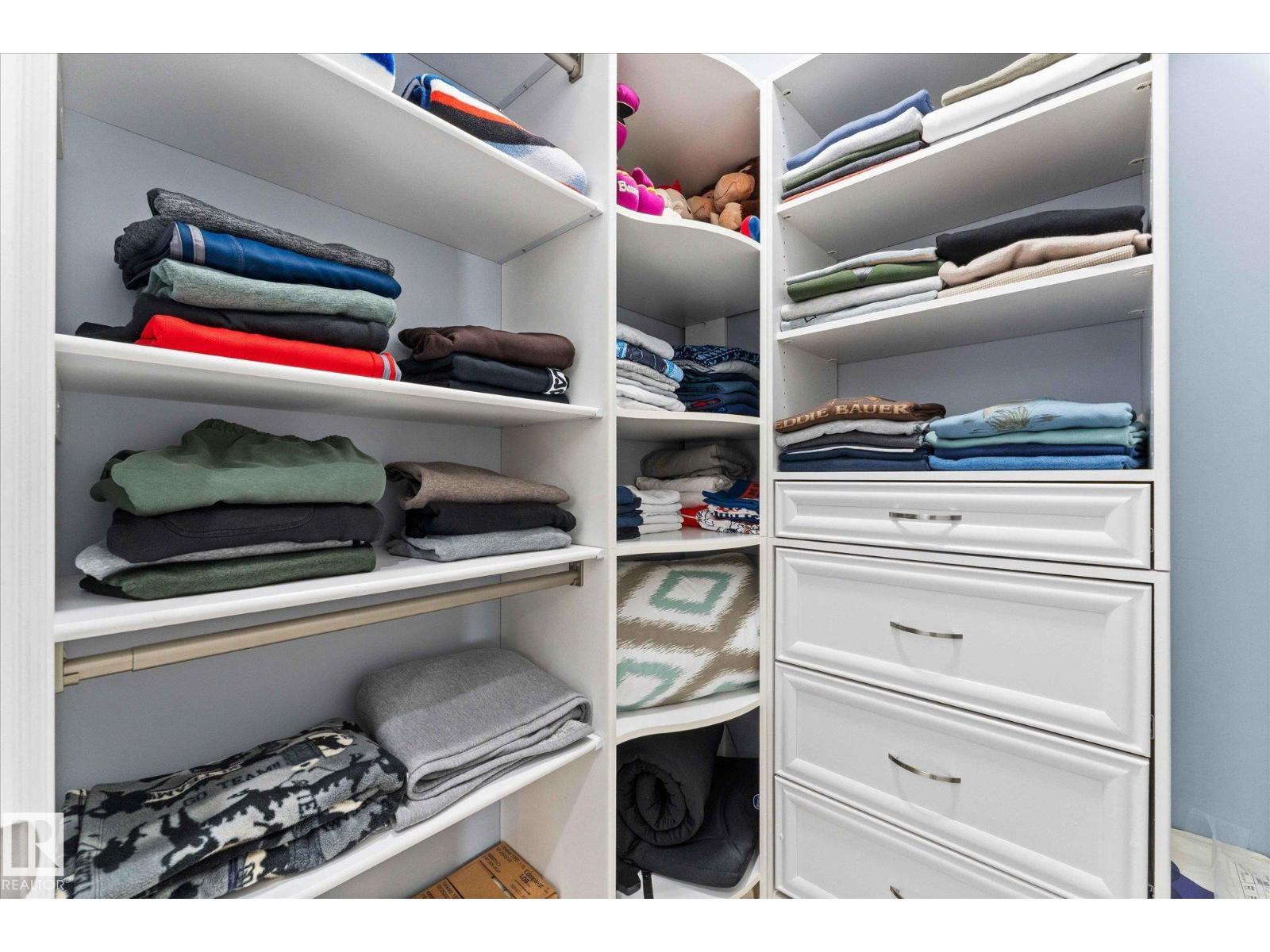 10516 158 ST NW, Edmonton