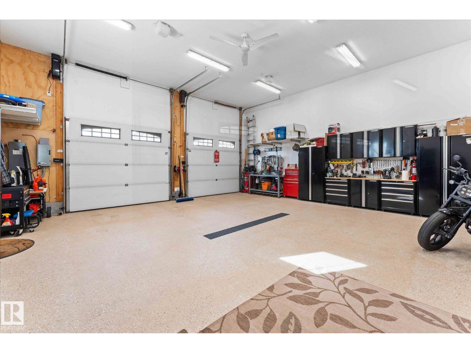 10516 158 ST NW, Edmonton