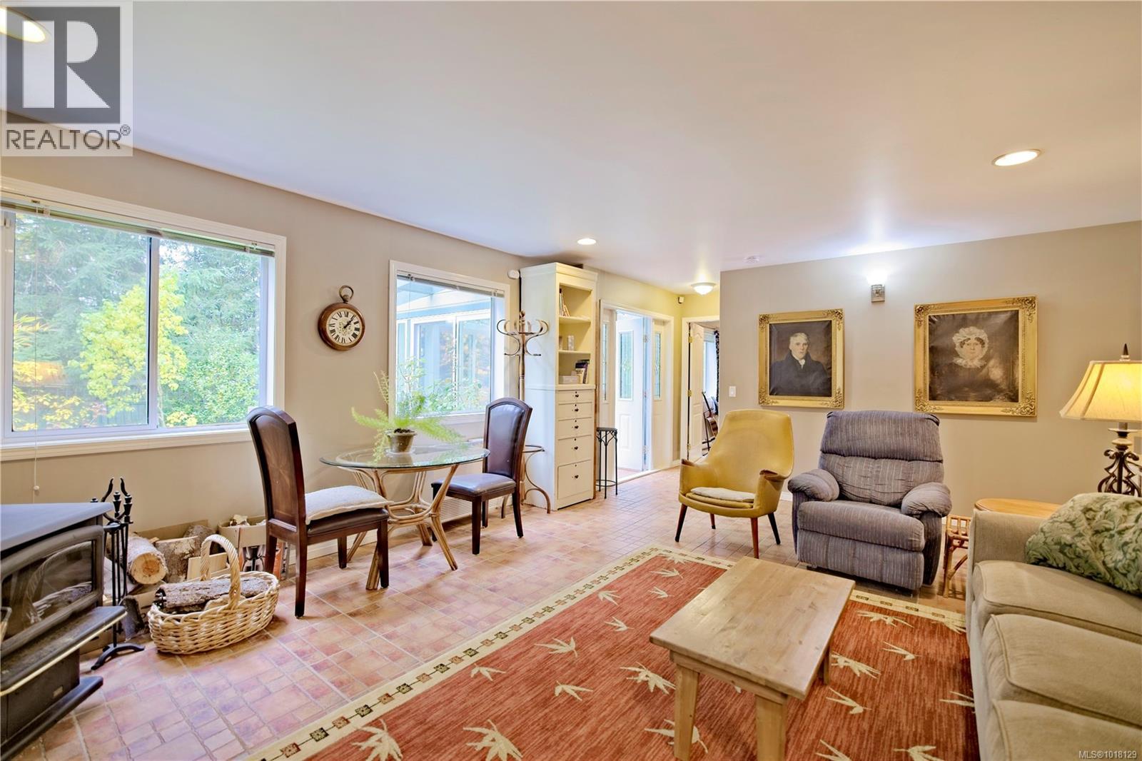 178 ELIZABETH DR - 27