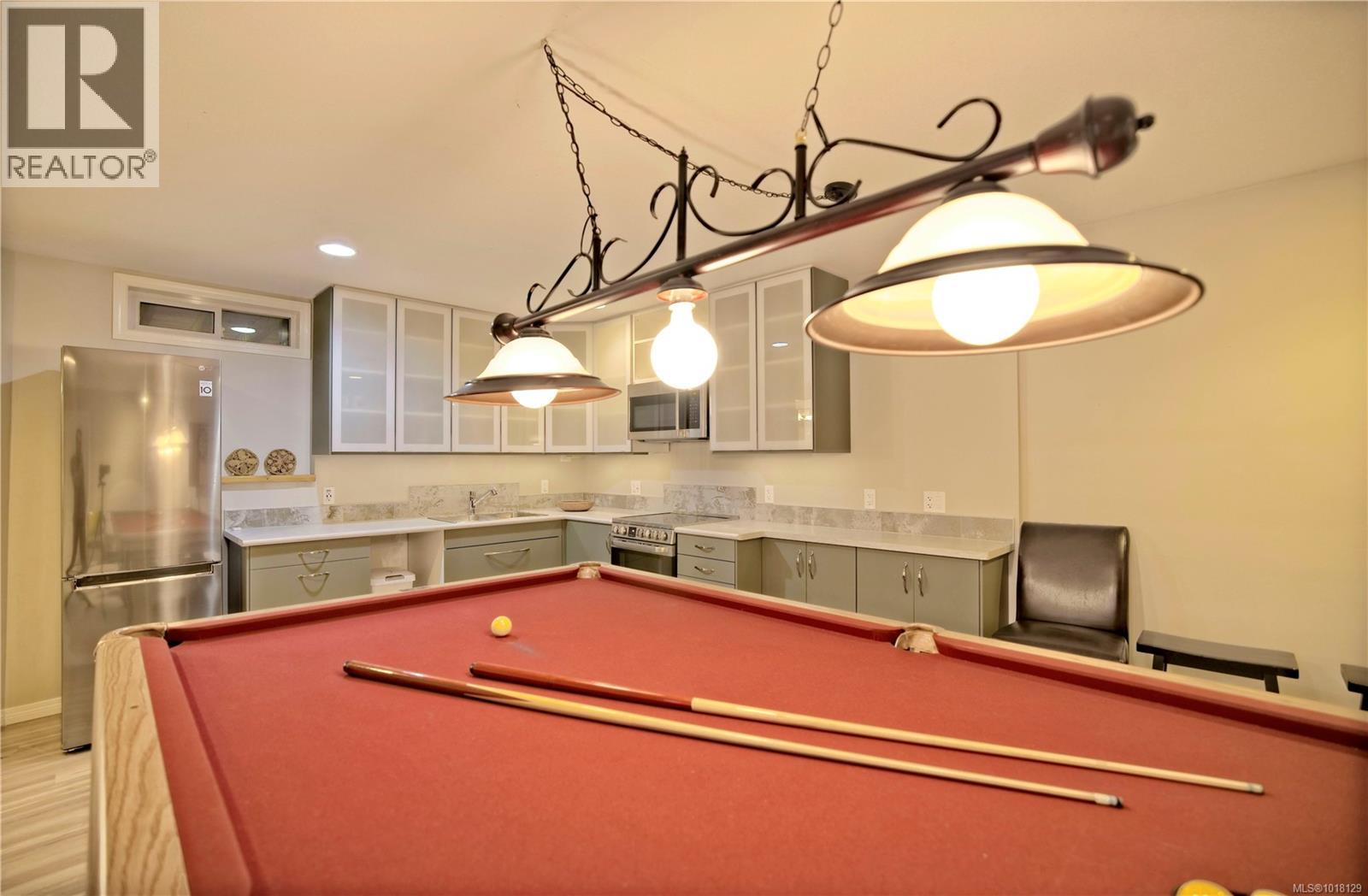 178 ELIZABETH DR - 23