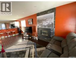 Enclosed porch - 454 Darlington Street E, Yorkton, SK S3N4A1 Photo 12
