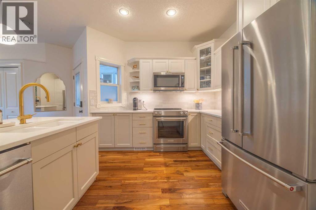 Single Family House for Sale in    Avenue NW Parkdale Calgary 