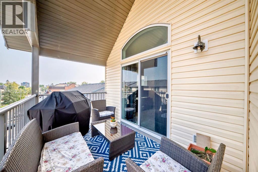 Single Family House for Sale in    Avenue SW Windsor Park Calgary 