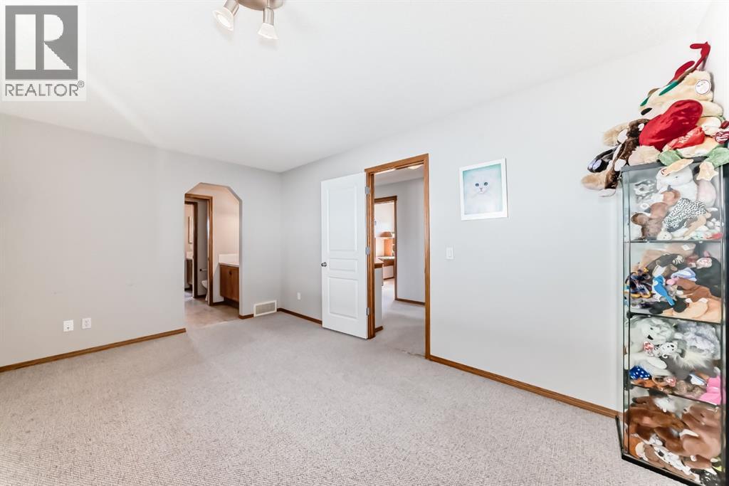 Single Family House for Sale in  Chaparral Ridge Circle SE Chaparral Calgary 