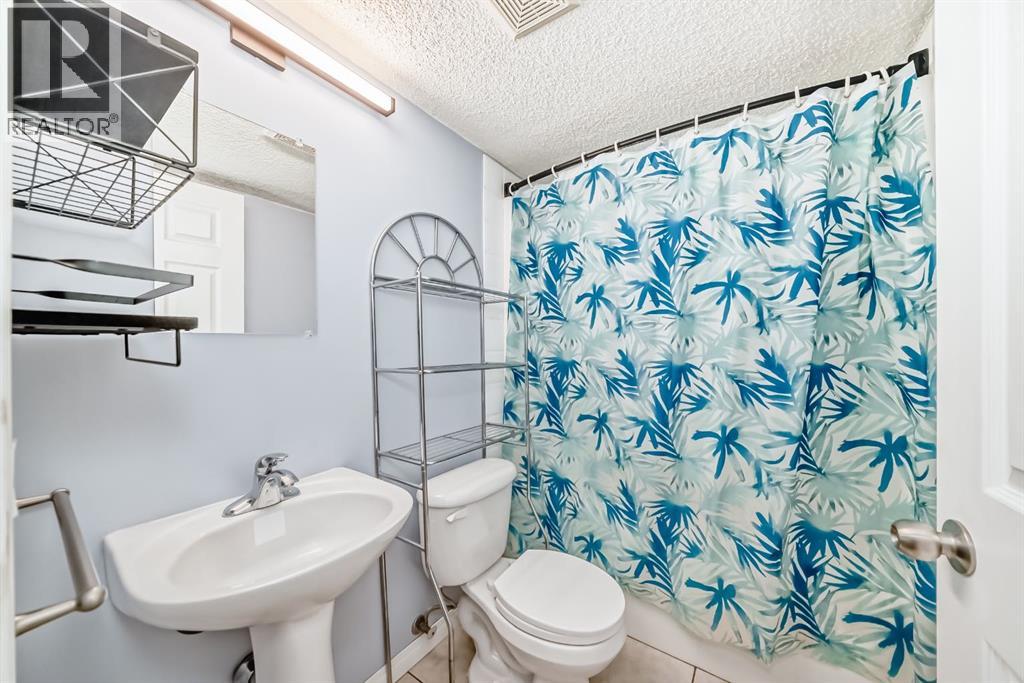 Single Family House for Sale in  Chaparral Ridge Circle SE Chaparral Calgary 