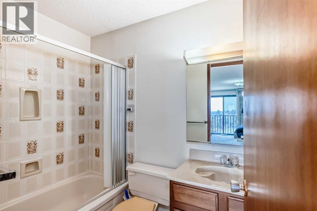 16 Edgeland Bay NW, Calgary, Alberta