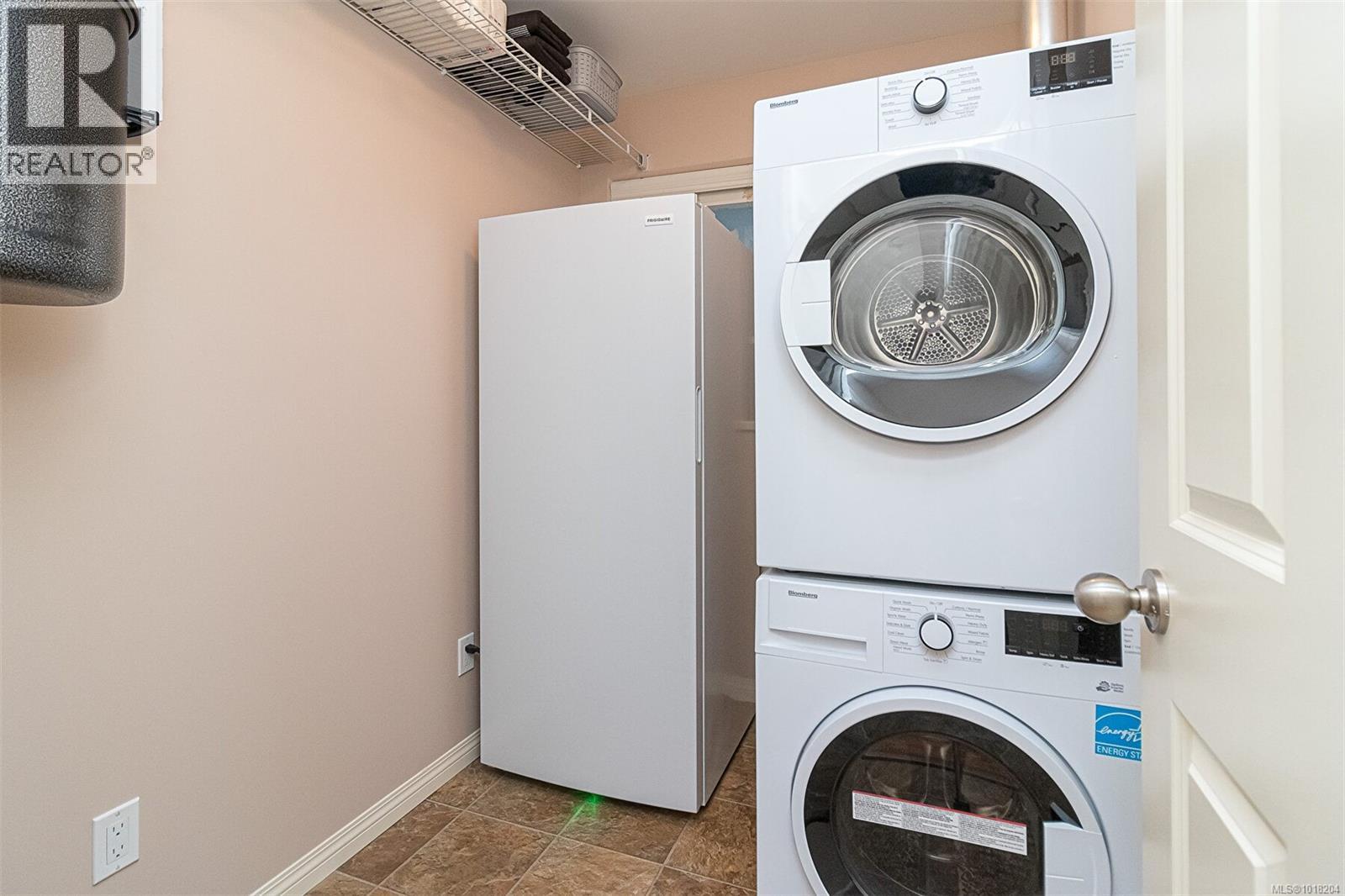 1747 Whiffin Spit Rd, Sooke