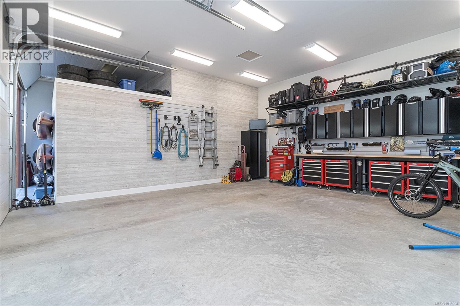 1747 Whiffin Spit Rd, Sooke