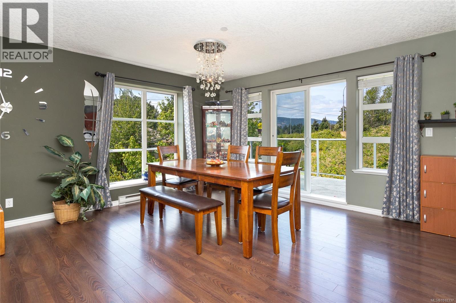 #305 908 BROCK AVE - 14