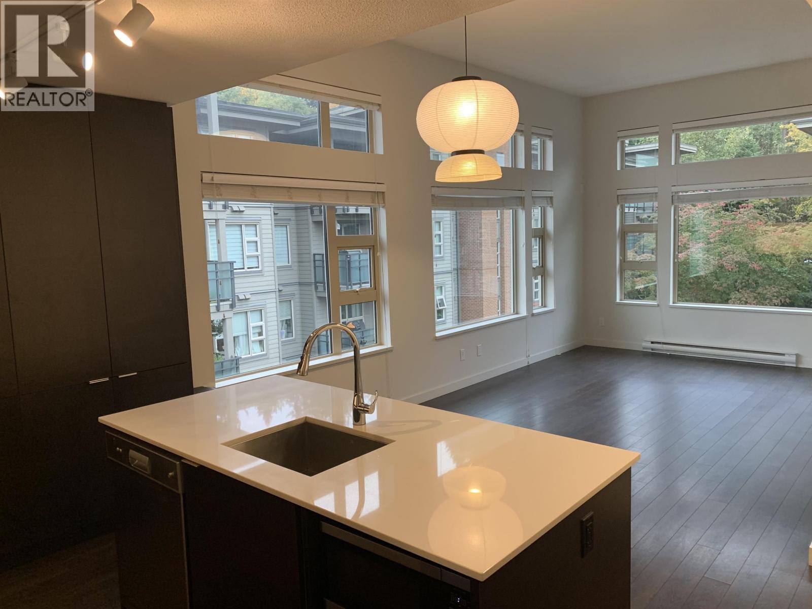 410 1673 LLOYD AVENUE, North Vancouver
