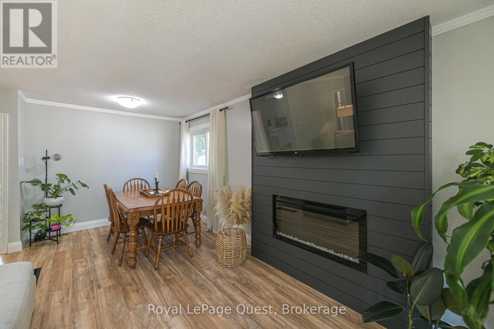401 MISSISSAGA STREET W - 24