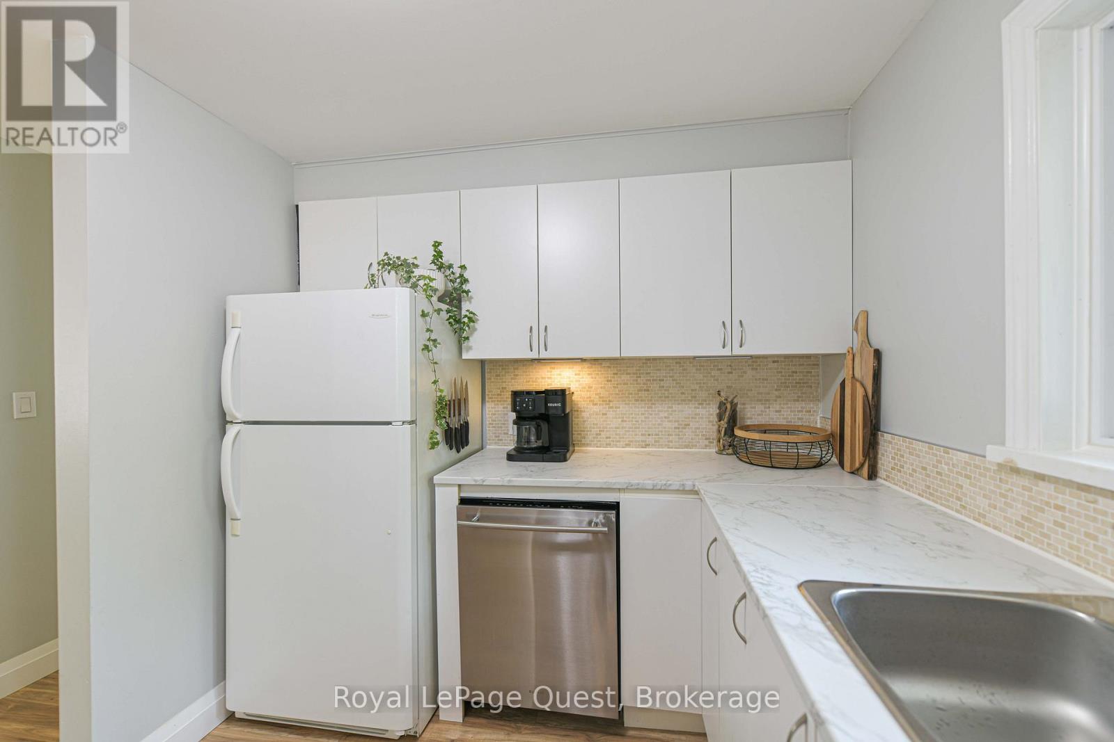 401 MISSISSAGA STREET W - 32